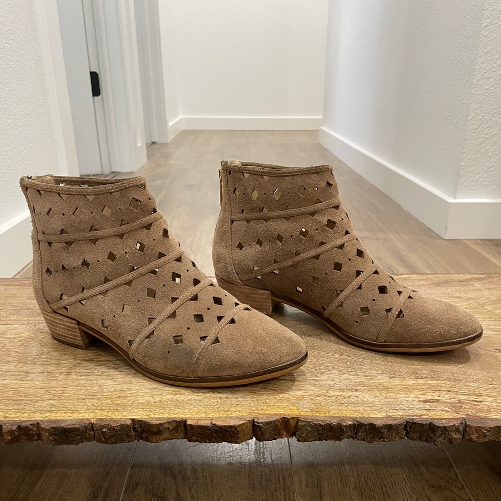 Michael Kors Uma Flat Bootie Size 6